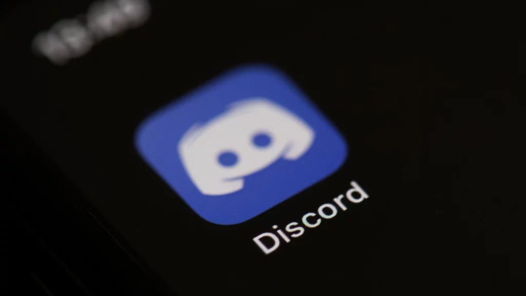 Discord Application on iPhone used for scams online by scammers